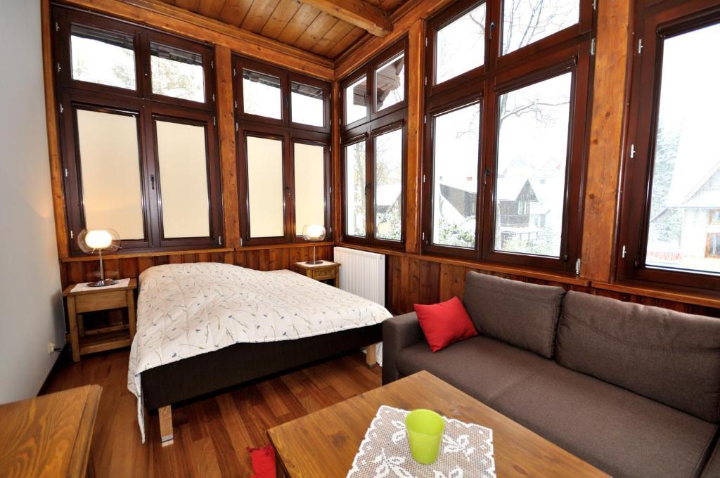Gimnazjalna 5 - Apartamenty I Pokoje W Centrum Zakopanego Стая снимка